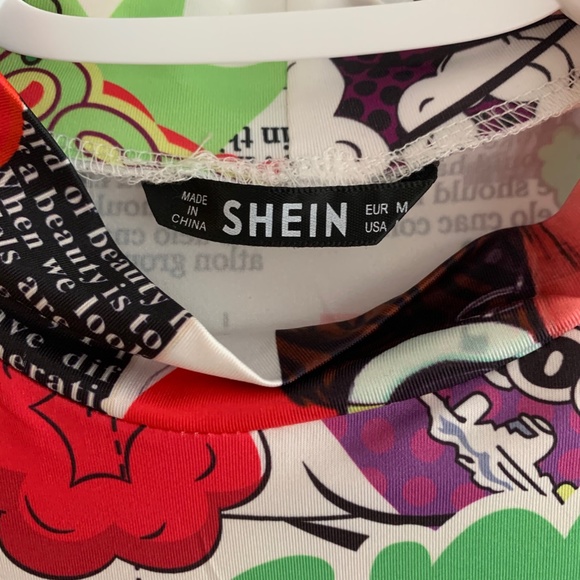 SHEIN Mock-neck Pop Art Print Crop Top - Picture 3 of 4